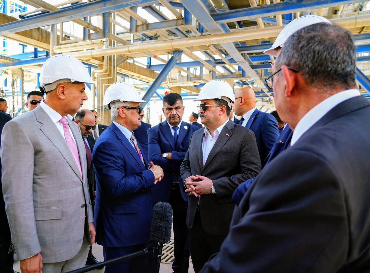 Примьер-министр Ирака посетил проекты нефтяных рефинерий в Басре для увеличения производства нефти