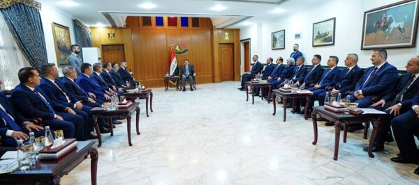 Премьер-министр Ирака подчеркивает важность честности и борьбы с коррупцией во время посещения штаб-квартиры Антикоррупционной комиссии