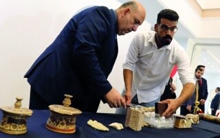 Министерство иностранных дел Ирака получает изъятые артефакты