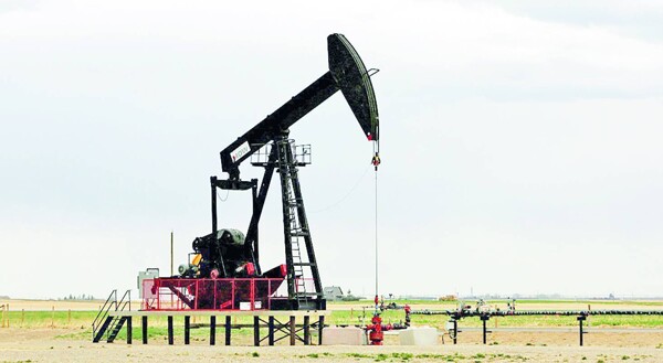 Цены на нефть растут из-за политической неопределенности в Соединенных Штатах и на Ближнем Востоке