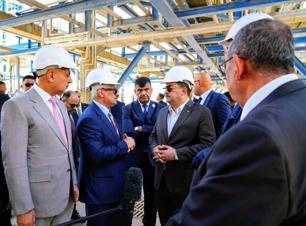 Примьер-министр Ирака посетил проекты нефтяных рефинерий в Басре для увеличения производства нефти