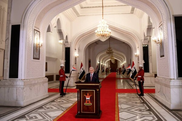 Иракцы выбирают новый парламент